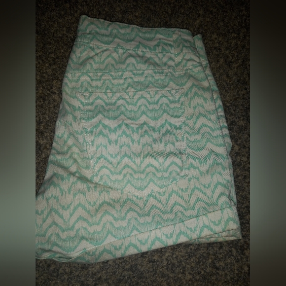 Gap Teal Chevron Stripe Shorts - Picture 4 of 5